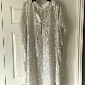 Gorgeous Trina Turk Kaftan. One size. White with metallic trim.